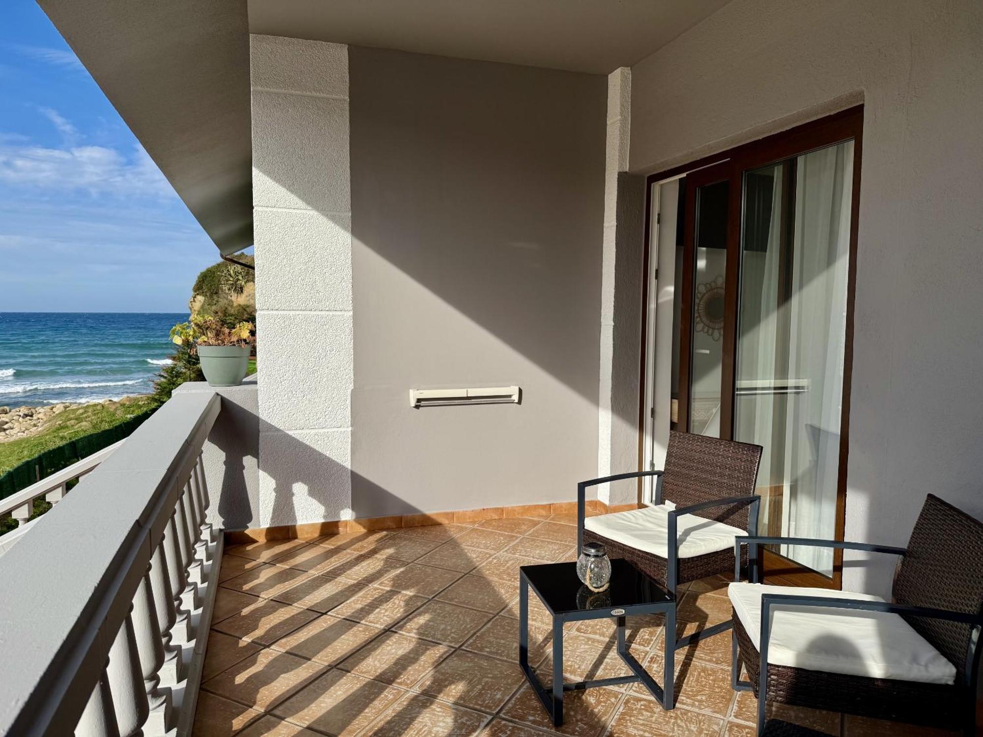 Hotel Sanmar Cobreces Ngoại thất bức ảnh