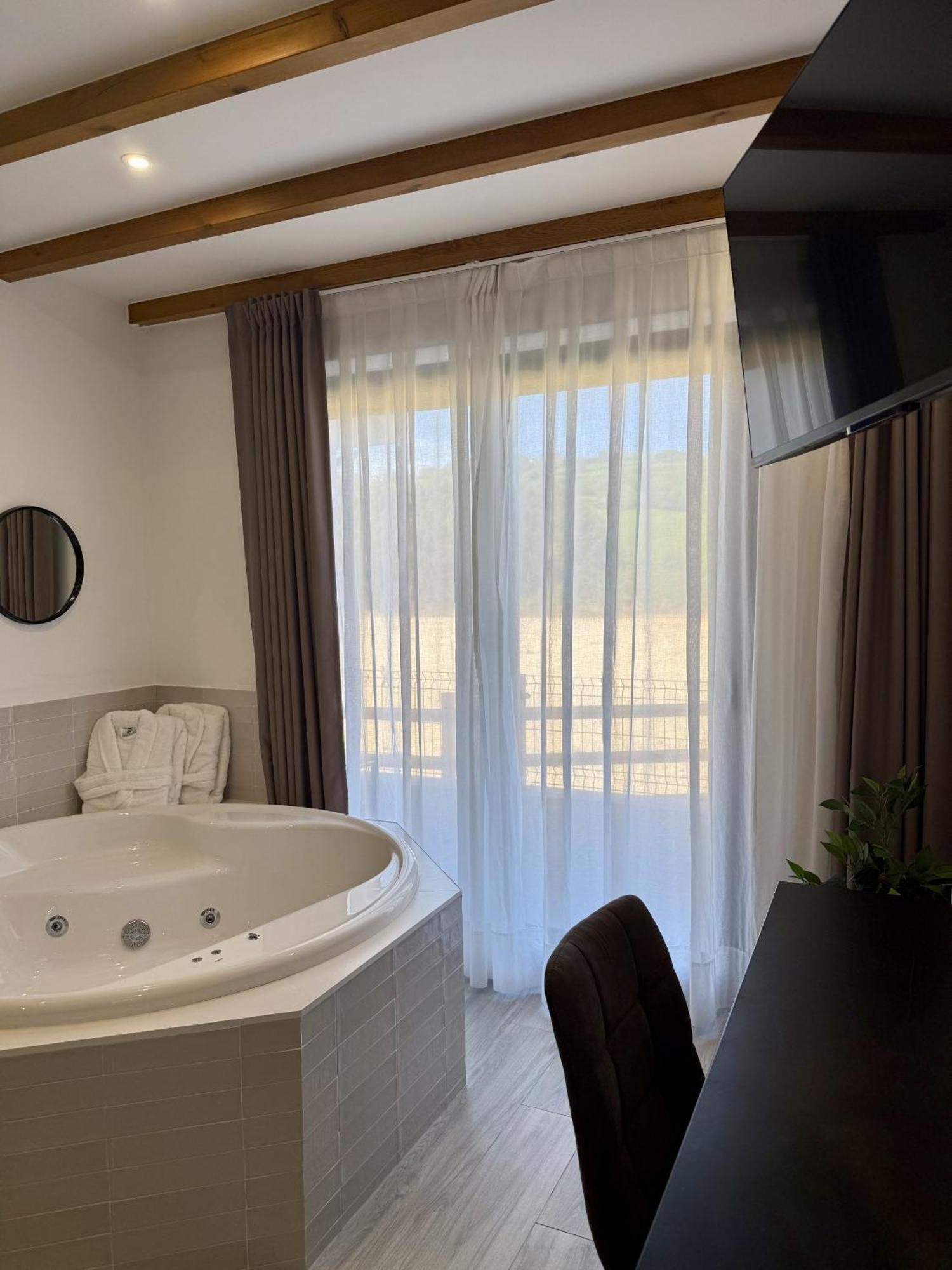 Hotel Sanmar Cobreces Ngoại thất bức ảnh
