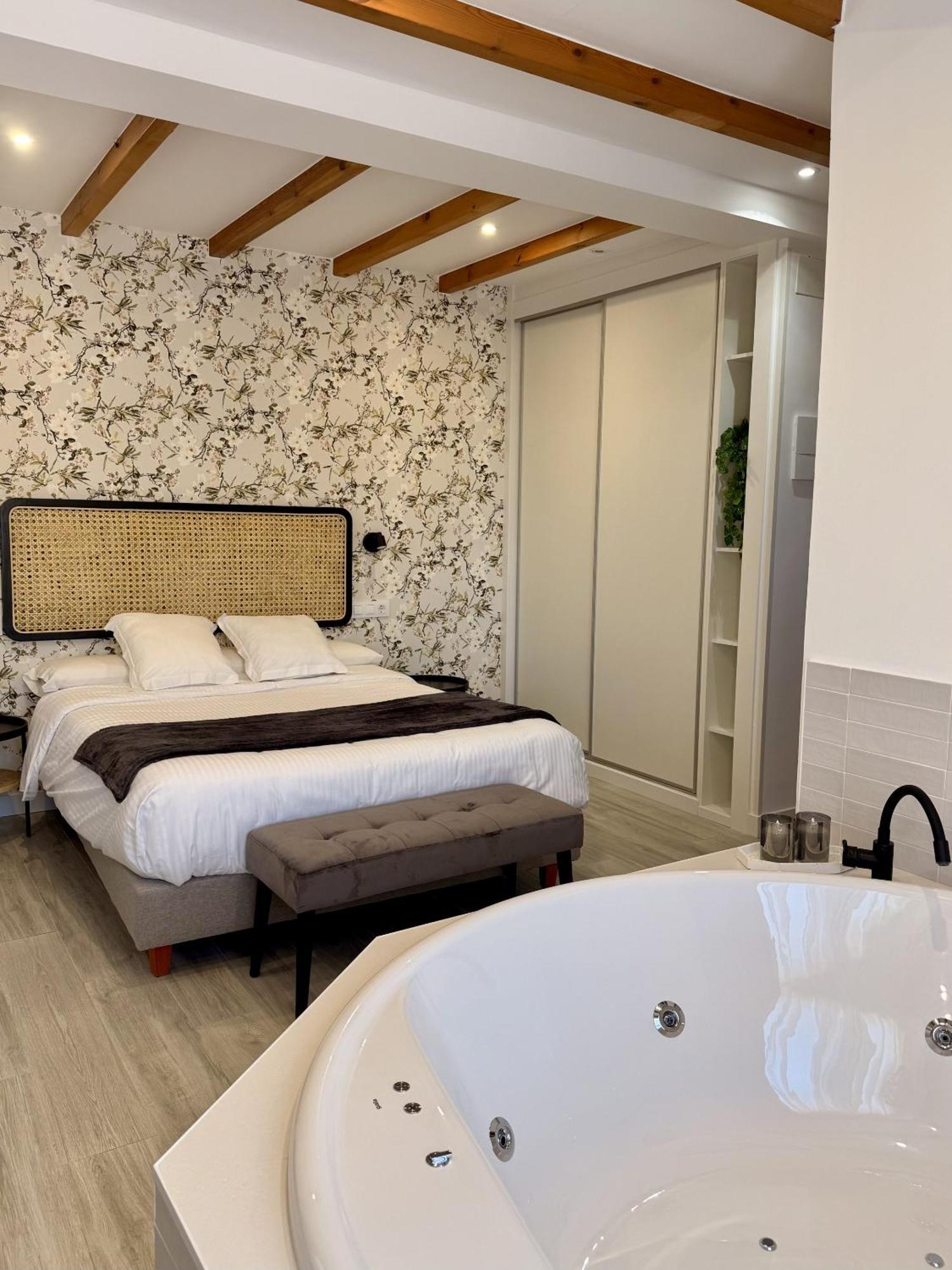 Hotel Sanmar Cobreces Ngoại thất bức ảnh